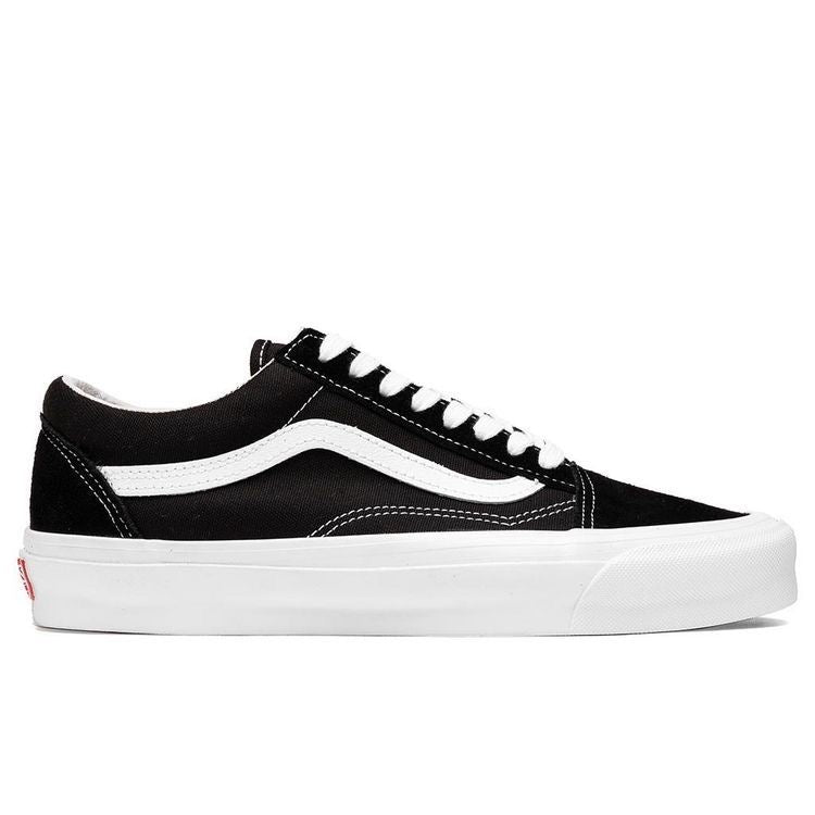 Vans Old Skull Platform Sneakers In Black/white